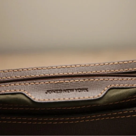 Brown leather flap shoulder bag - Picture 4 of 4